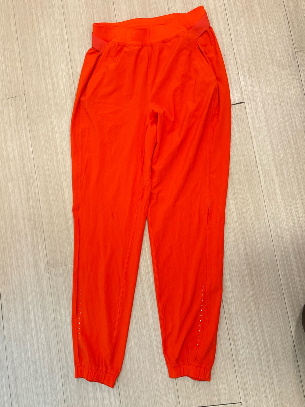 Women lululemon joggers